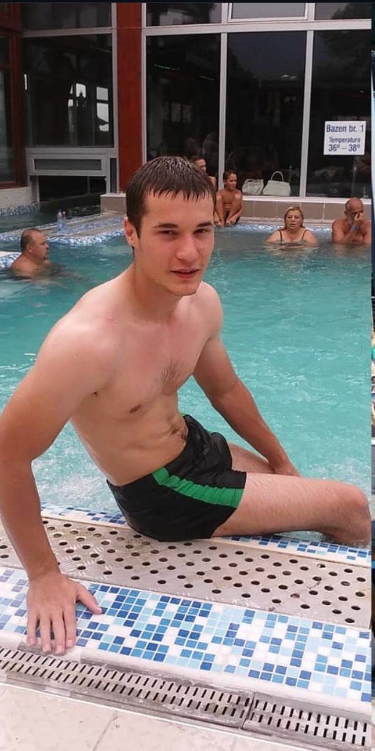 Personal trainer Nikola body transformation before, Dubai